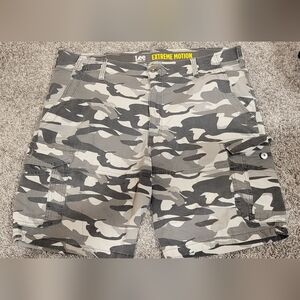 Lee Men's Gray Camoflage Cargo Shorts Size 40 Waist